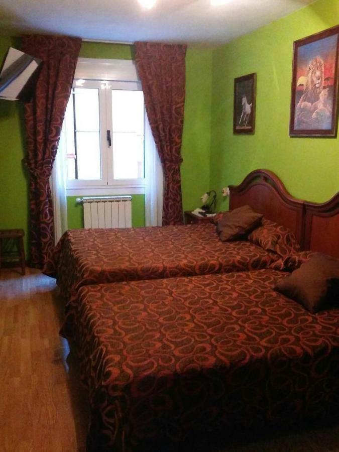 Apartamento Rio Guena Lejlighed Onís Eksteriør billede